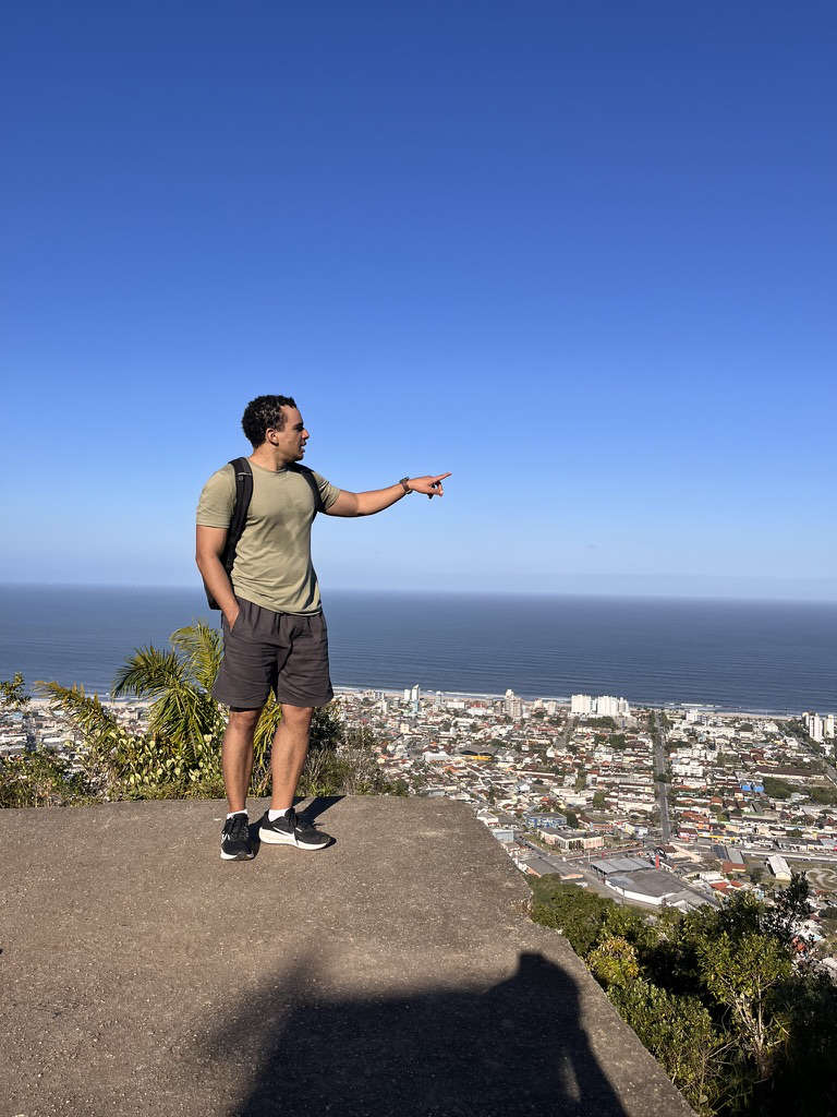 Alef no topo do Morro do Escalpado - Matinhos PR