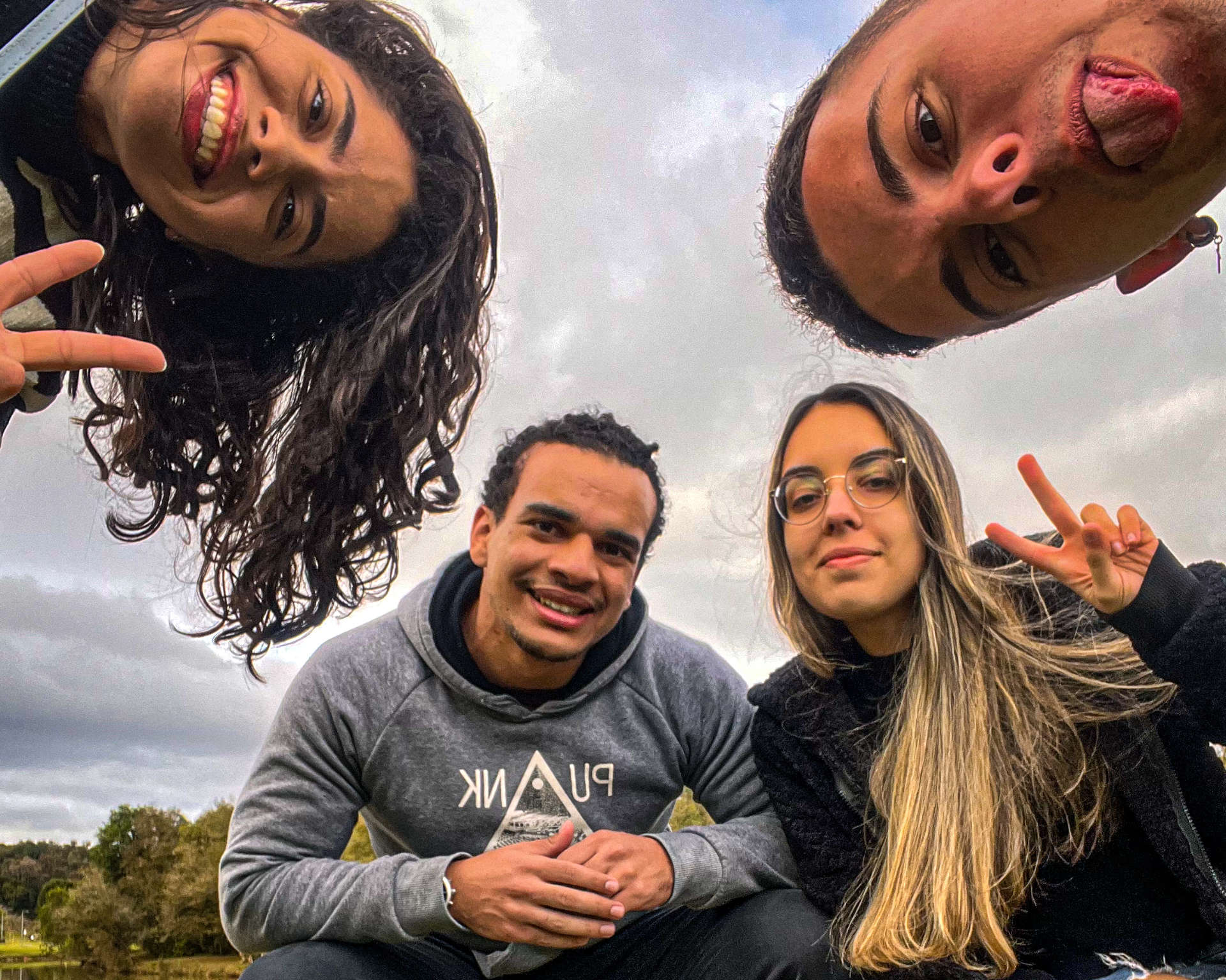 Memorial Ucraniano com amigos do Hostel Social